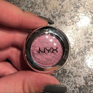 NYX  Prismatic Eyeshadow- Punk Heart
